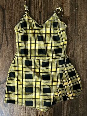 Popular Basics Yellow and Black Plaid Skort